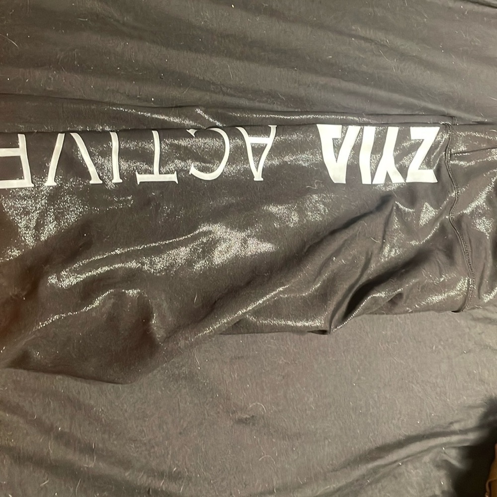 Like new zyia logo shorts